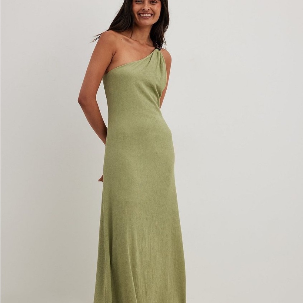 Elegant One-Shoulder Green Dress